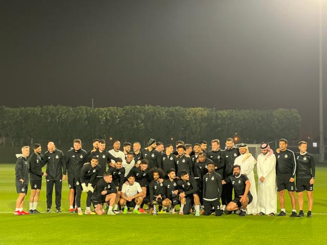 开云官网-体坛代表赴多哈颁奖 阿菲夫捧起2024亚洲金球奖