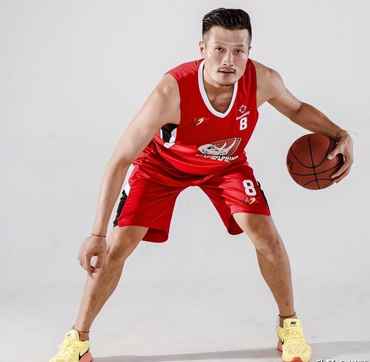 开云体育-季乐：退役后竟然当交警，曾拿3次CBA总冠军，妻子是宏远啦啦队长