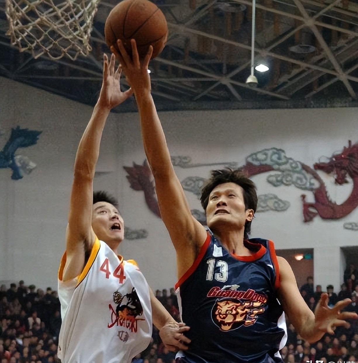 开云体育-季乐：退役后竟然当交警，曾拿3次CBA总冠军，妻子是宏远啦啦队长