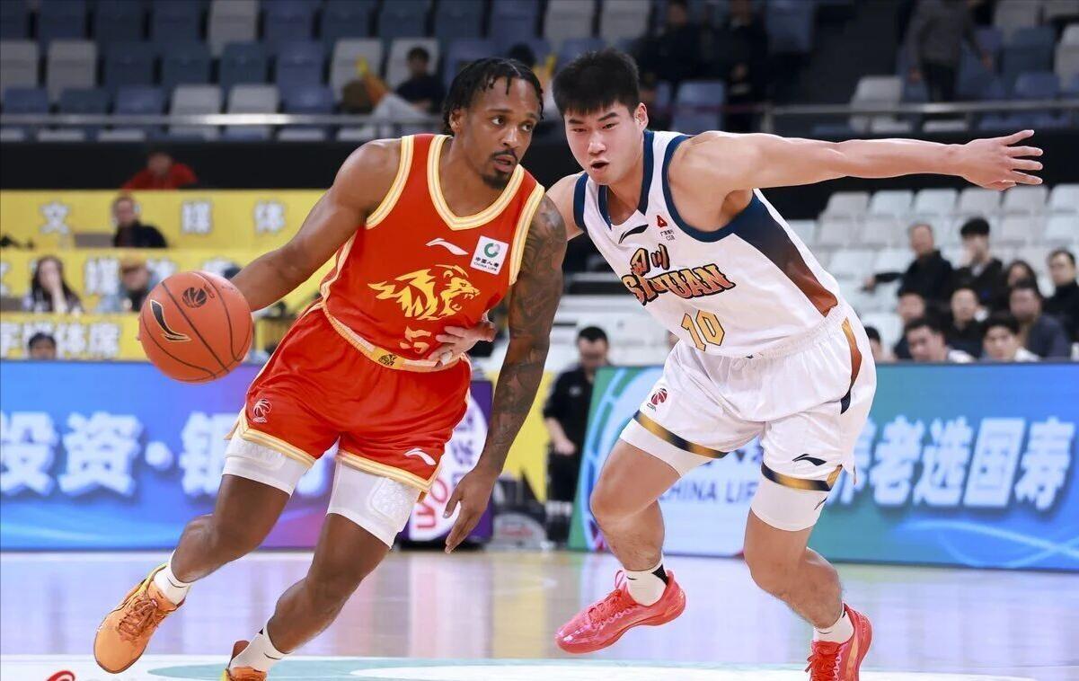 开云体育-得不偿失！北控23分输广厦，朱松玮反击摔到腰，胡金秋狂砍22+7