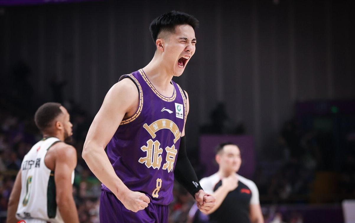开云体育-得不偿失！北控23分输广厦，朱松玮反击摔到腰，胡金秋狂砍22+7