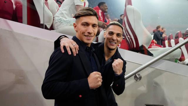 1661781886119018984.jpg 开云app-【夜读】触目惊心,5年内7位巴萨球员遭入室抢劫!